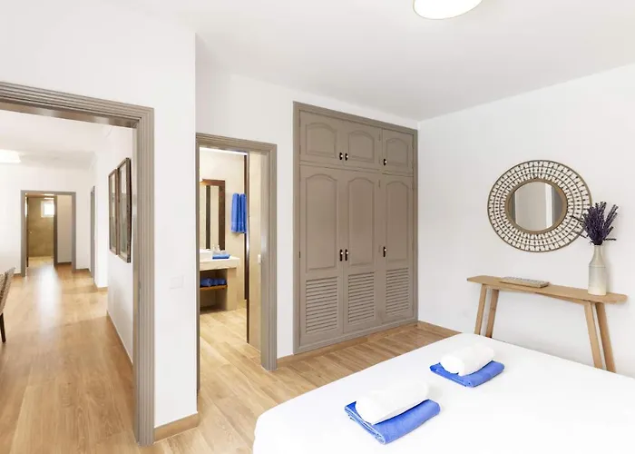 Olivina 1 By Villa Tías